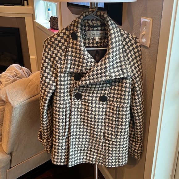 Gorgeous Steve Madden, chevron pattern, teddy coat with a gorgeous pleat! - Picture 3 of 4